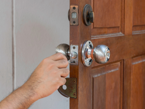 Residential Locksmith Locked Out Late at Night? Here’s What Toronto Homeowners Should Do
